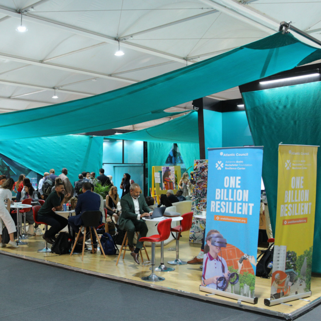 Image of Resilience Hub with a full crowd of climate actors.